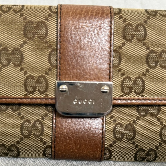 Gucci Classic Brown and Tan GG Wallet - Picture 12 of 12
